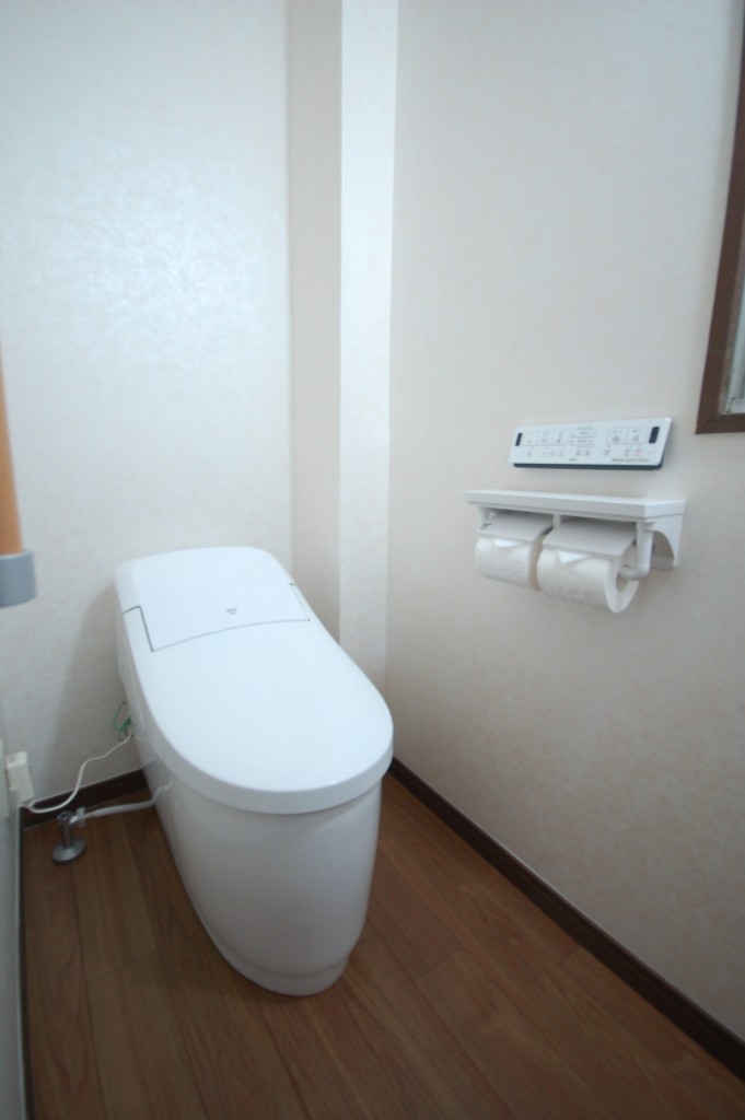 和式トイレから使いやすい洋式へ!!最新トイレリフォーム♪