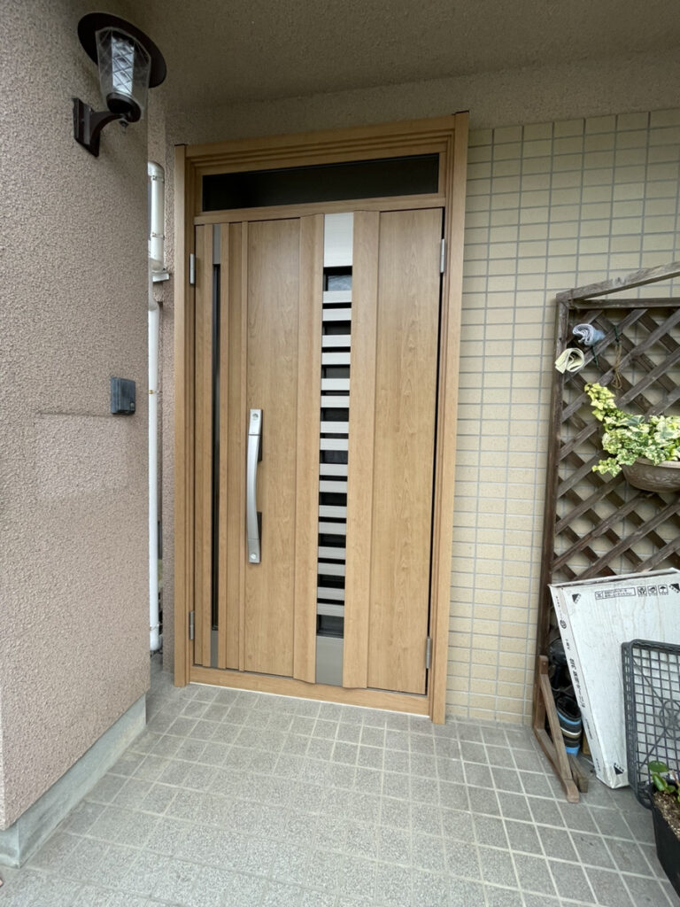 お家に光が入る玄関リフォーム