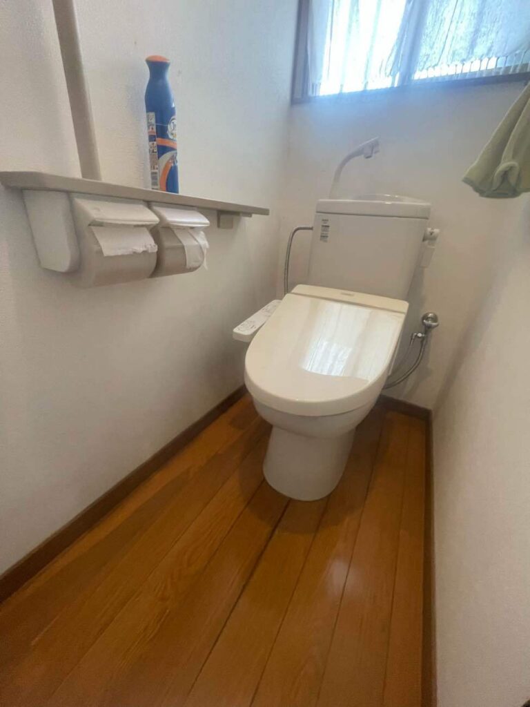 フラッパー弁不良による簡易水栓トイレの交換工事