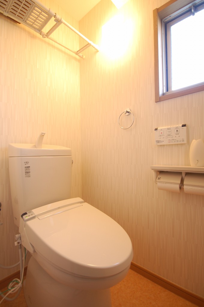 内装も合わせて一新 トイレリフォーム リフォーム コバーン 東広島市 呉市周辺でリフォームするなら