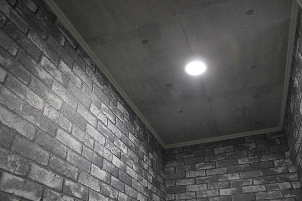 黒レンガ コンクリートがカッコイイ トイレリフォーム リフォーム コバーン 東広島市 呉市周辺でリフォームするなら