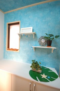 玄関を明るく大変身 収納取替え クロス貼り替え工事 リフォーム コバーン 東広島市 呉市周辺でリフォームするなら