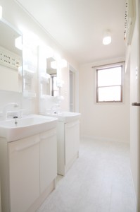 社員寮を綺麗に 浴室 洗面 トイレリフォーム リフォーム コバーン 東広島市 呉市周辺でリフォームするなら 社員寮を綺麗に 浴室 洗面 トイレリフォーム リフォーム コバーン 東広島市 呉市周辺でリフォームするなら