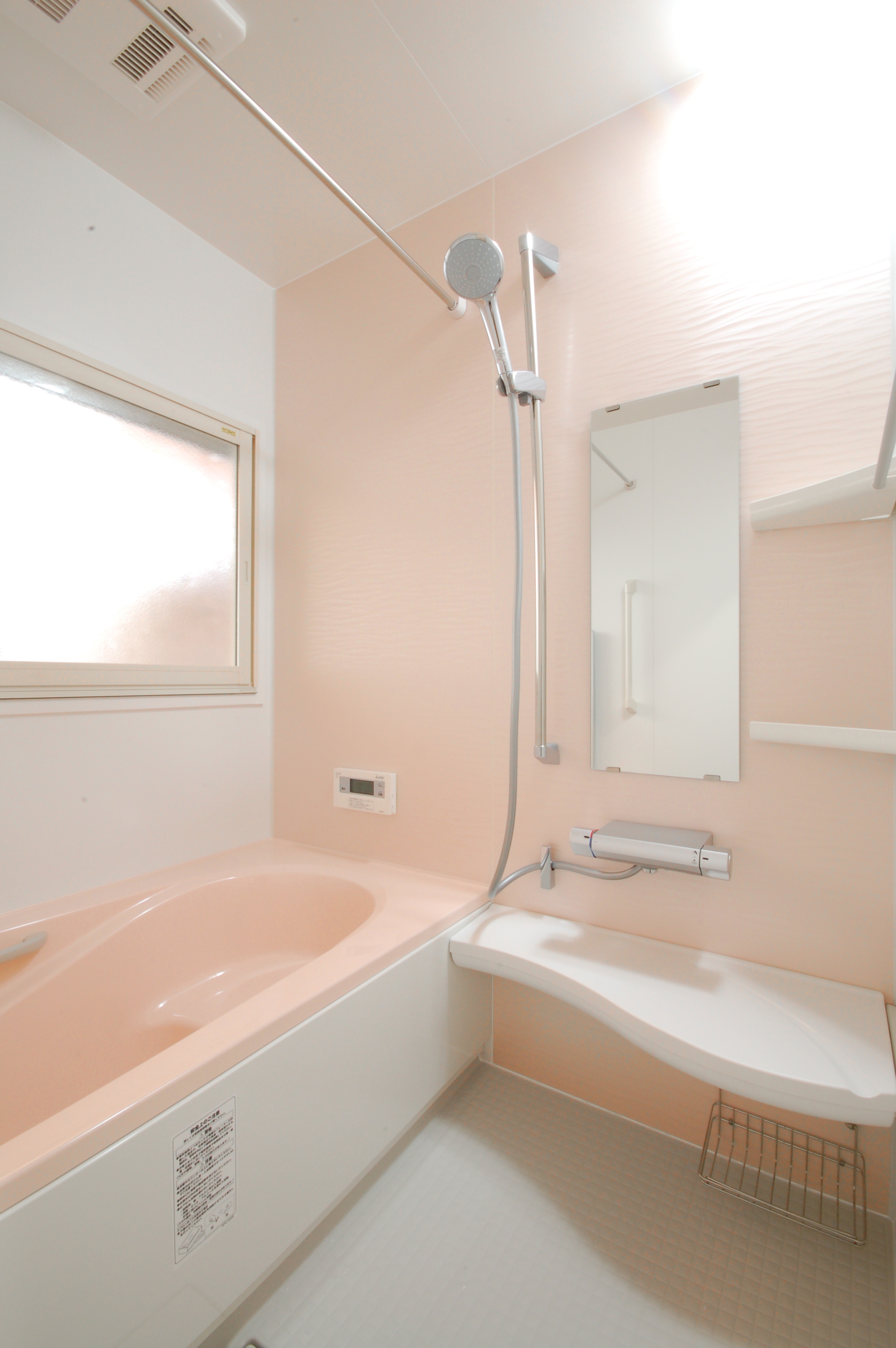 ピンクの浴室＆花柄の脱衣所！イメチェンお風呂リフォーム！！ リフォーム・コバーン｜東広島市、呉市周辺でリフォームするなら