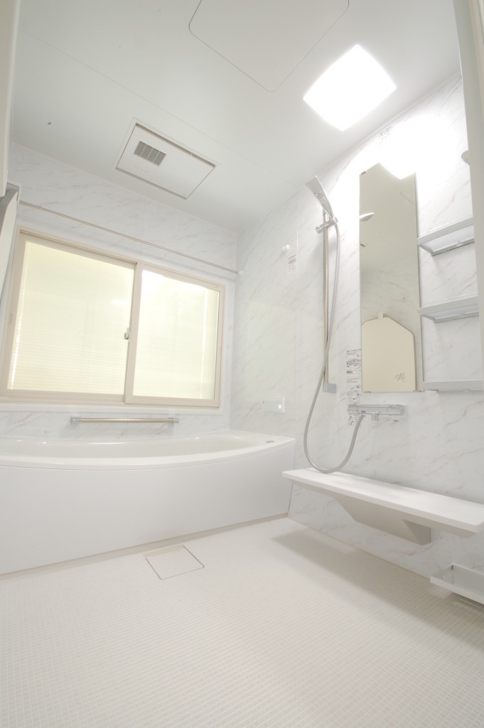 タイルの大きいお風呂から大変身 最新ユニットバス工事 リフォーム コバーン 東広島市 呉市周辺でリフォームするなら