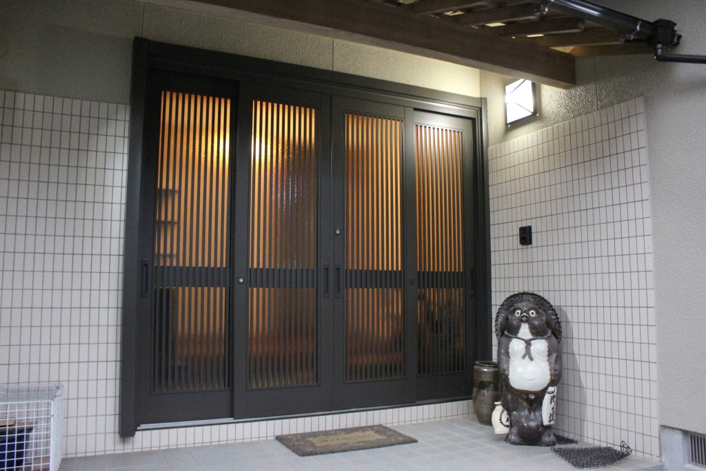玄関4枚引き戸の取替え！玄関リフォーム工事！ リフォーム・コバーン｜東広島市、呉市周辺でリフォームするなら