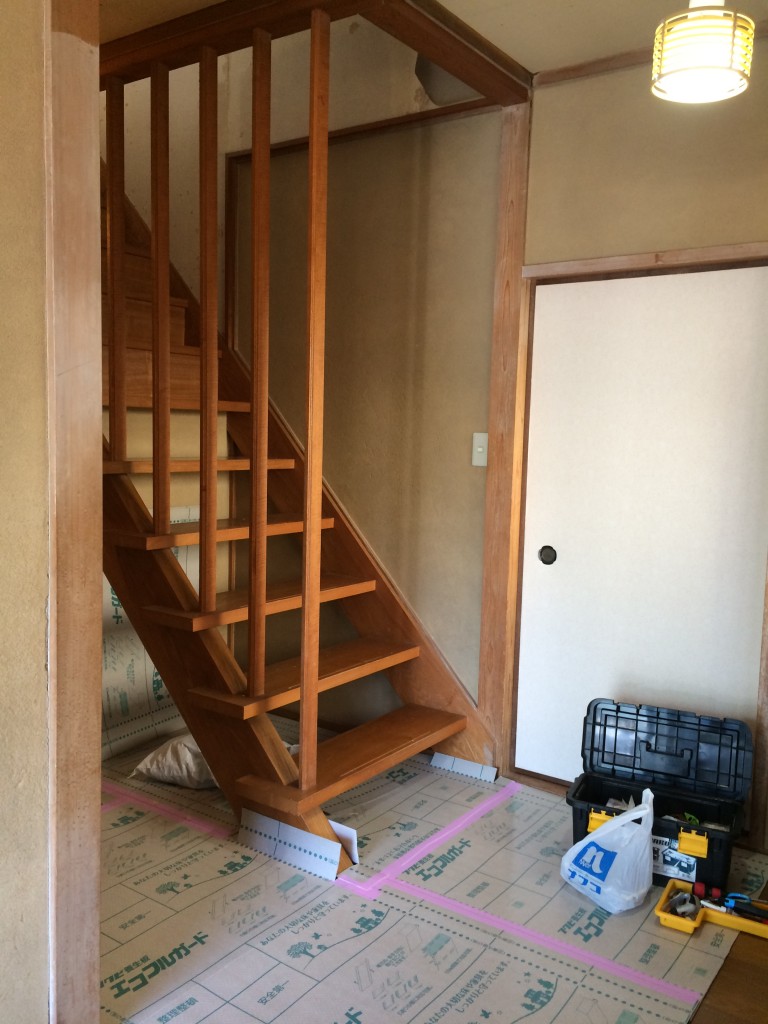 暗い廊下を明るくリフレッシュ 廊下内装リフォーム工事 リフォーム コバーン 東広島市 呉市周辺でリフォームするなら