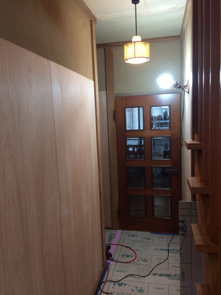 暗い廊下を明るくリフレッシュ 廊下内装リフォーム工事 リフォーム コバーン 東広島市 呉市周辺でリフォームするなら