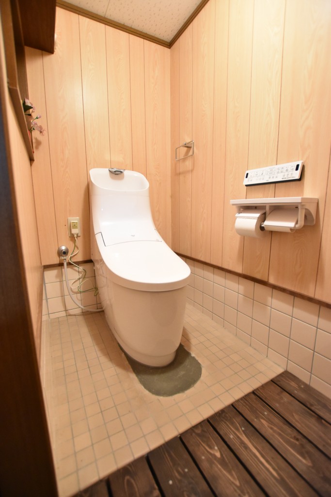 和式トイレを使いやすい洋式トイレに♪快適トイレリフォーム！！