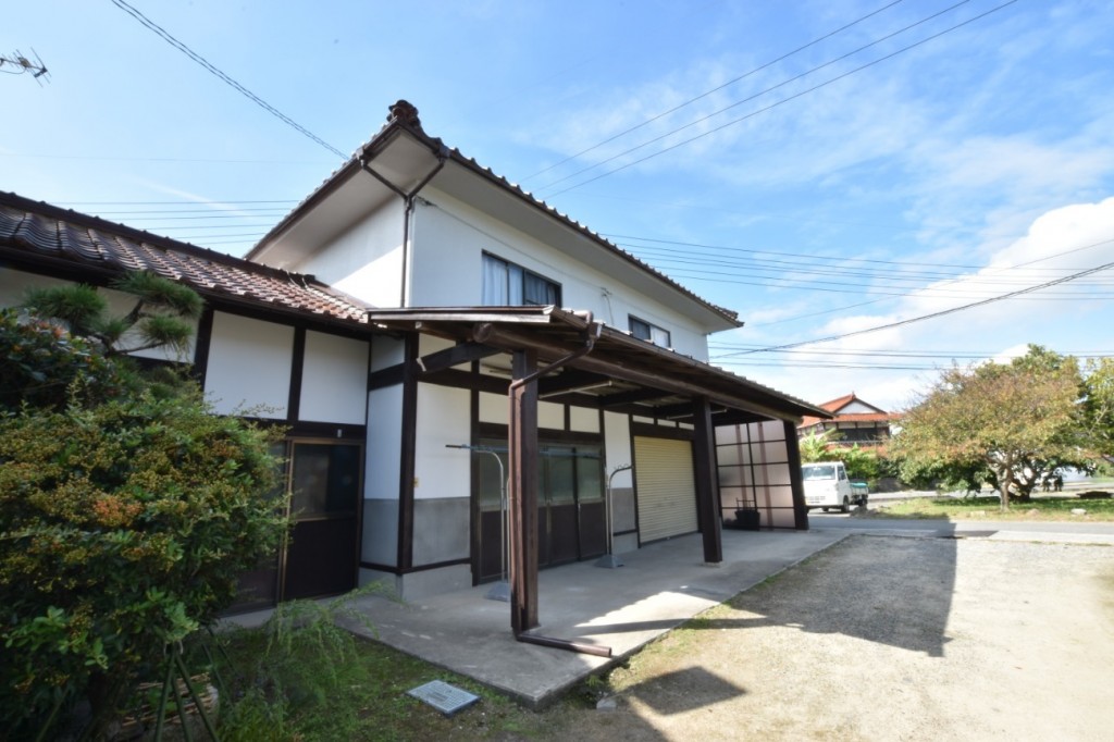 割れた漆喰も補修 塗装で綺麗に大変身 外壁塗装リフォーム工事 リフォーム コバーン 東広島市 呉市周辺でリフォームするなら