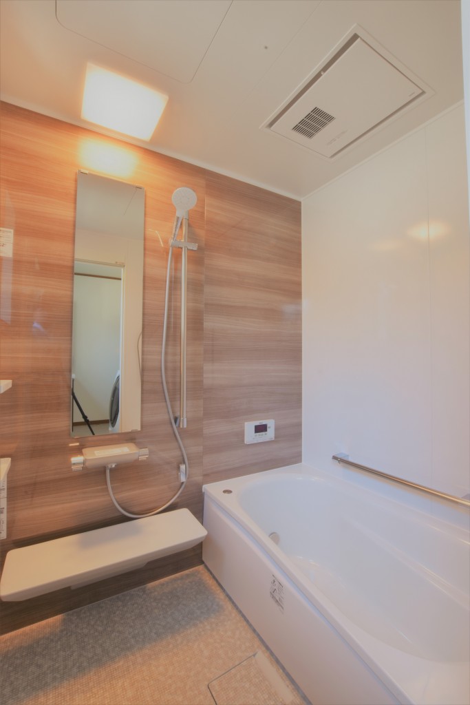 おしゃれで温かみのあるお風呂に リフォーム コバーン 東広島市 呉市周辺でリフォームするなら