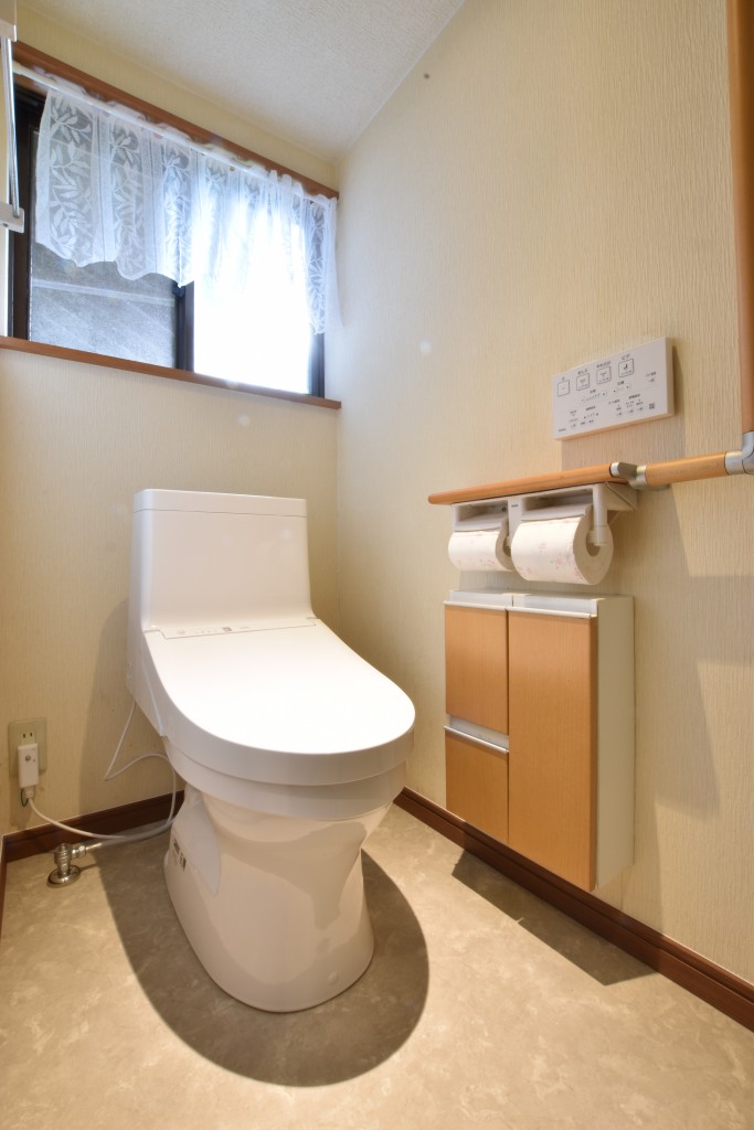 古くなったトイレをリフレッシュ!トイレ取替工事!