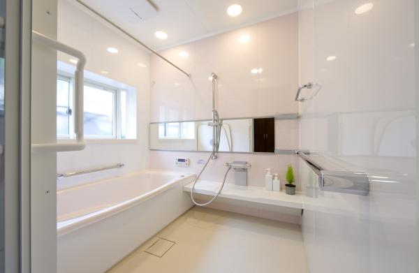 ゆったりスペースのお風呂 リフォーム コバーン 東広島市 呉市周辺でリフォームするなら