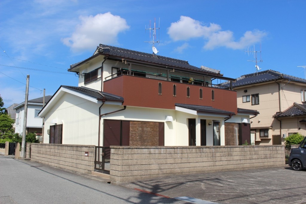 汚れの付きにくい無機フッ素塗料を採用!外壁塗装・バルコニー防水工事!
