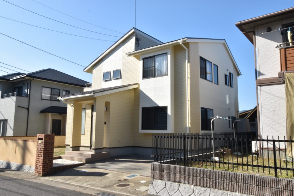 こだわりのカラーリングでおしゃれなお家に 外壁 屋根塗装工事 リフォーム コバーン 東広島市 呉市周辺でリフォームするなら こだわりのカラーリングでおしゃれなお家に 外壁 屋根塗装工事 リフォーム コバーン 東広島市 呉市周辺でリフォームするなら