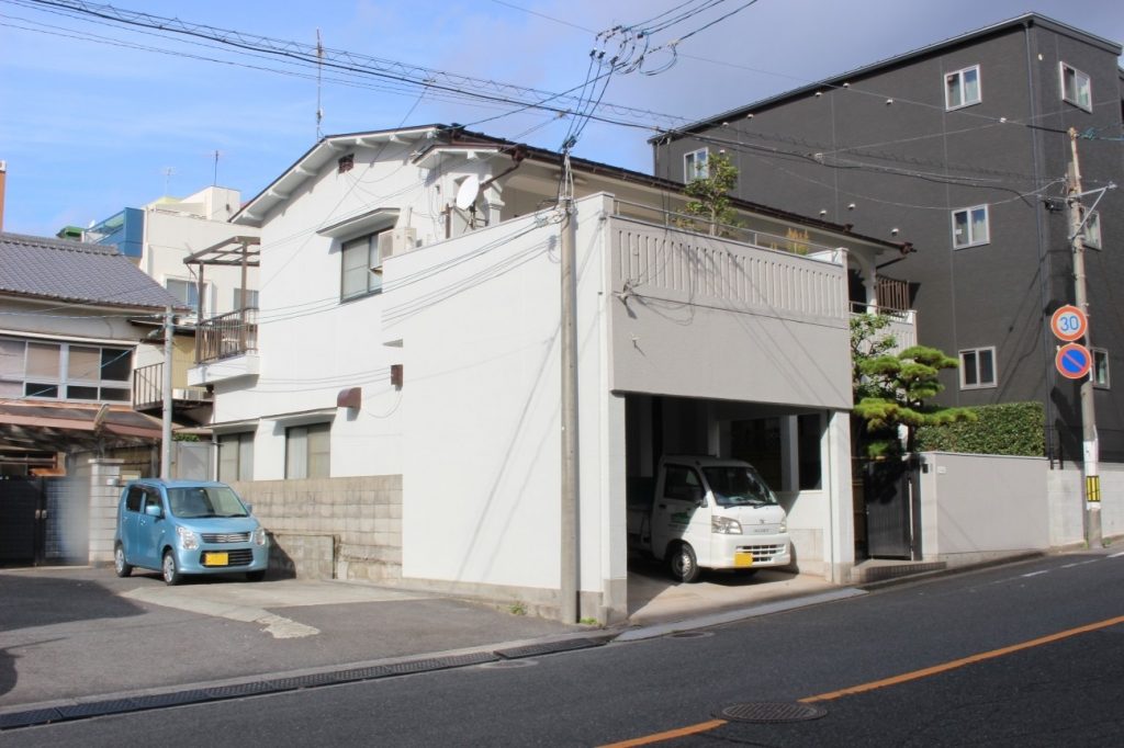 カビ汚れに負けない超低汚染塗料リファイン1000MF!屋根外壁塗装工事!