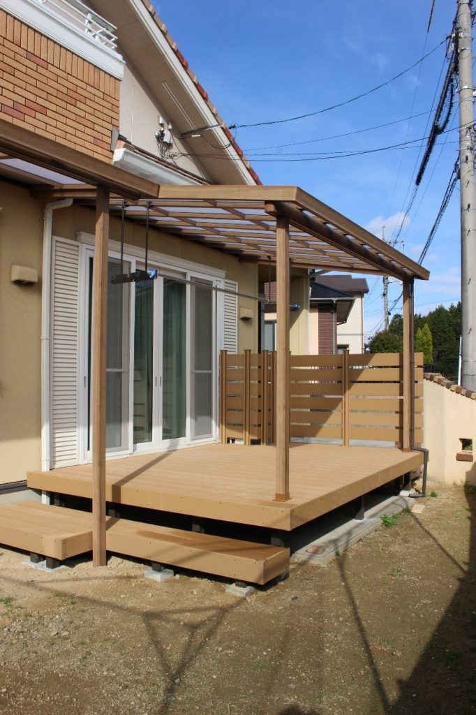 木粉樹脂の人工木デッキ&木目調テラスで統一!エクステリア工事!
