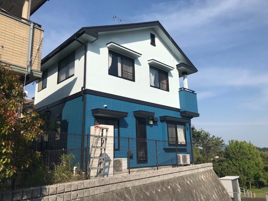 特徴的なブルーの外観!屋根外壁塗装工事!