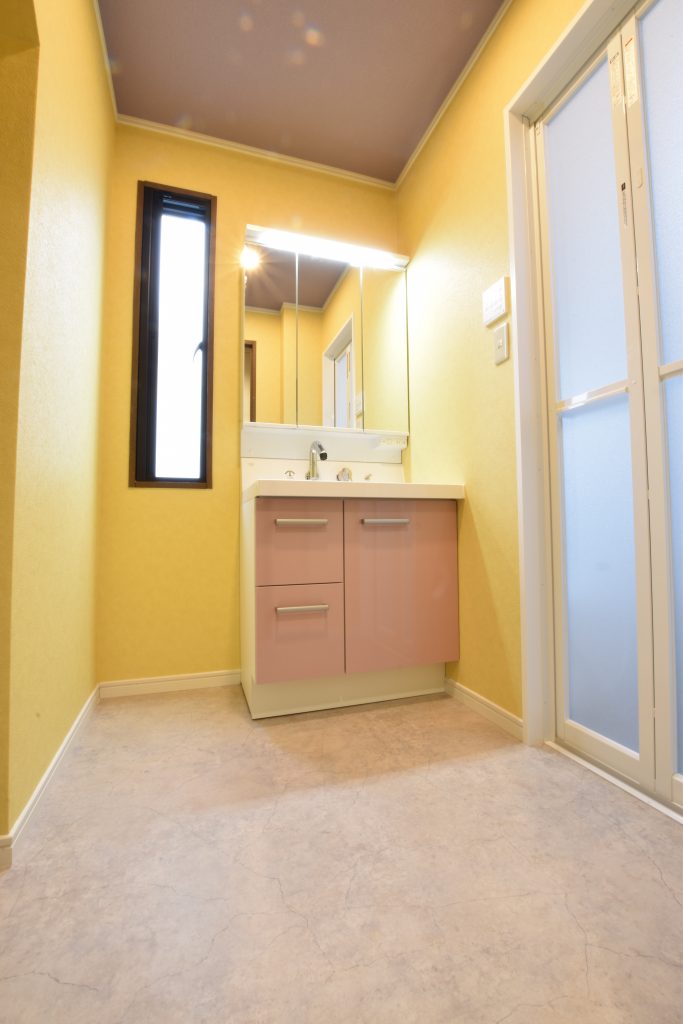 こだわりの内装で水廻りを一新 浴室 洗面 キッチン トイレ工事 リフォーム コバーン 東広島市 呉市周辺でリフォームするなら