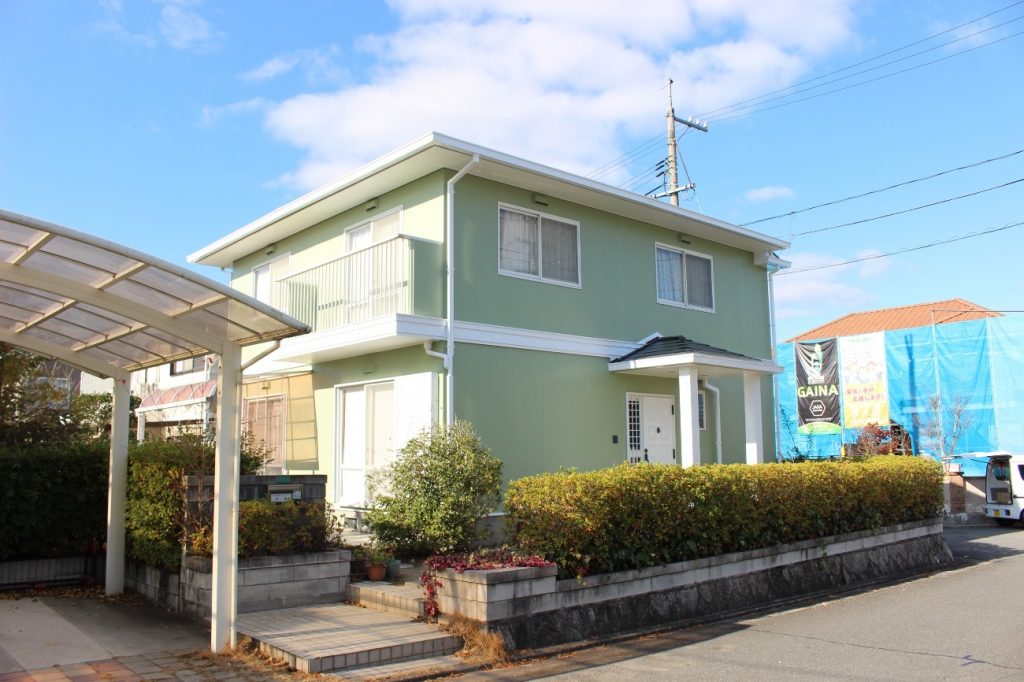明るく爽やかなグリーン色の外壁!屋根外壁塗装工事!