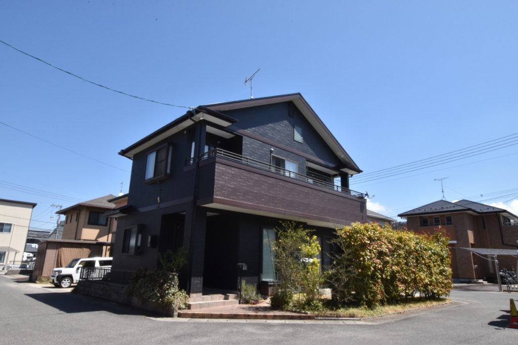 期待耐用年数20年以上のフッ素塗料!屋根外壁塗装工事!